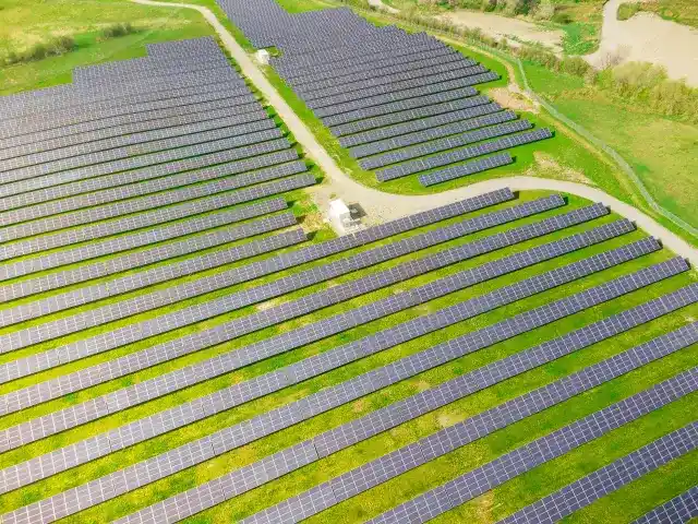 Photovoltaik Pachtpreise: Hohe Erträge für Ihre Solarflächen sichern! | ENLAPA